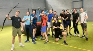 Célibataires - Tir à l'arc - activité amusante et passionnante avec des amis